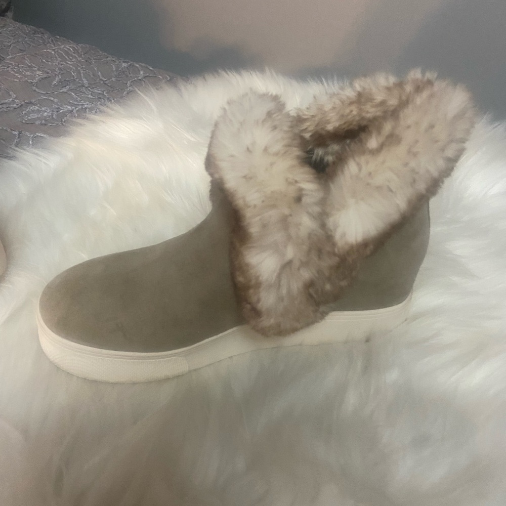 J/Slides NYC Women's SZ 6.5 Gray Suede with Faux Fur Trim Booties - Picture 3 of 8